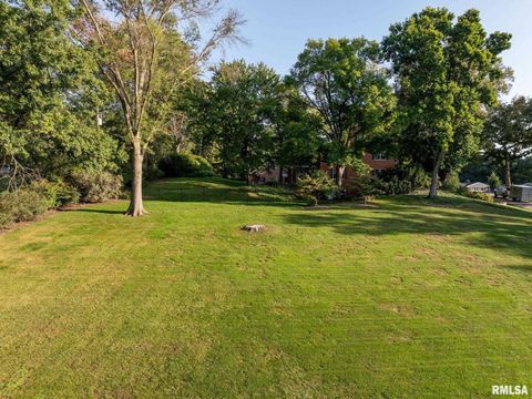 Tiny photo for 1 OAK PARK Drive, Bettendorf, IA 52722 (MLS # QC4267431)