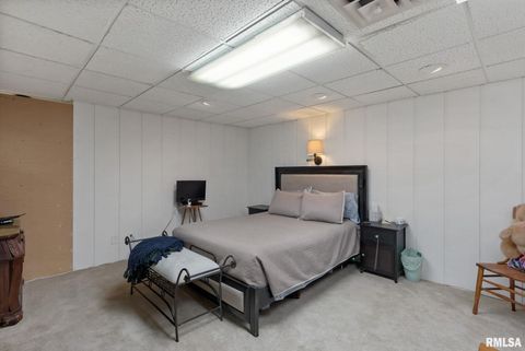 Tiny photo for 1 OAK PARK Drive, Bettendorf, IA 52722 (MLS # QC4267431)