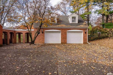 Tiny photo for 1 OAK PARK Drive, Bettendorf, IA 52722 (MLS # QC4267431)