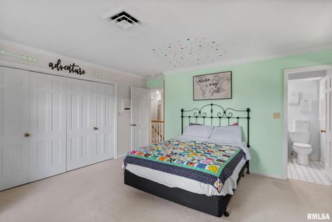 Tiny photo for 1 OAK PARK Drive, Bettendorf, IA 52722 (MLS # QC4267431)