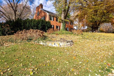 Tiny photo for 1 OAK PARK Drive, Bettendorf, IA 52722 (MLS # QC4267431)