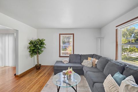 Tiny photo for 10241 W Bairstow Avenue, Beach Park, IL 60087 (MLS # 12493297)