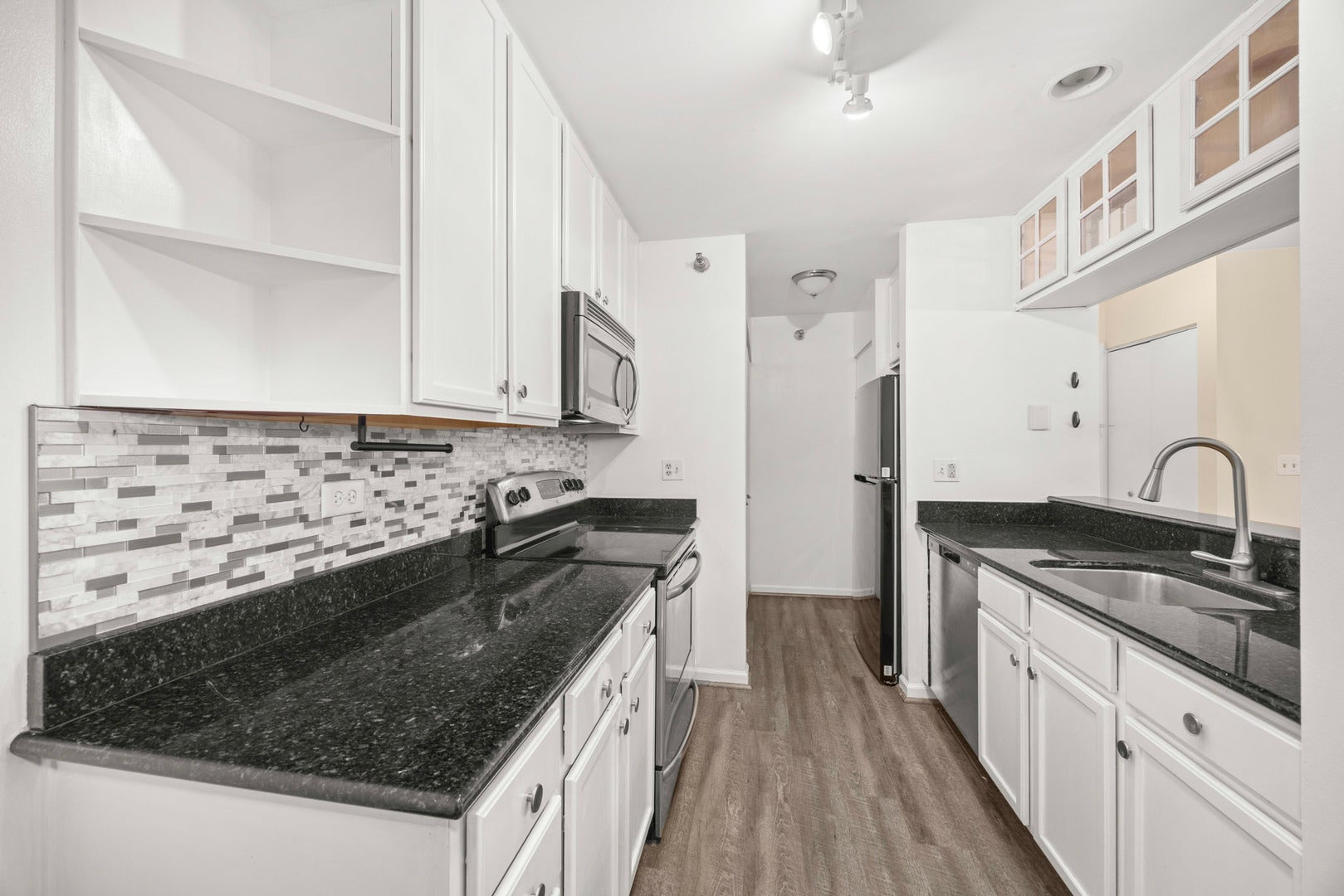 214 Glengarry Drive 201