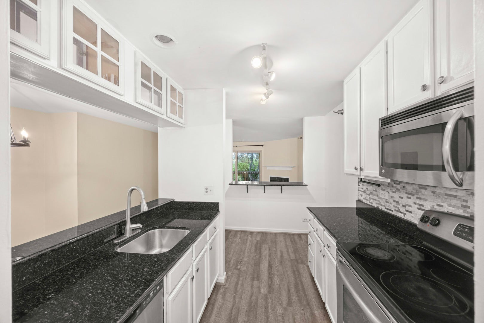214 Glengarry Drive 201