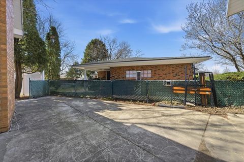 Tiny photo for 616 Seneca Drive, Aurora, IL 60506 (MLS # 12633164)