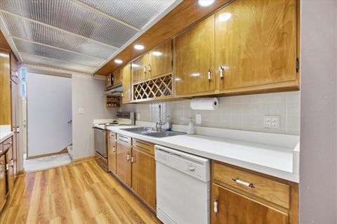 Tiny photo for 616 Seneca Drive, Aurora, IL 60506 (MLS # 12633164)