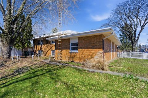 Tiny photo for 616 Seneca Drive, Aurora, IL 60506 (MLS # 12633164)