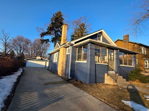 Photo of 634 W Ridgeland Avenue, Waukegan, IL 60085 (MLS # 12565370)