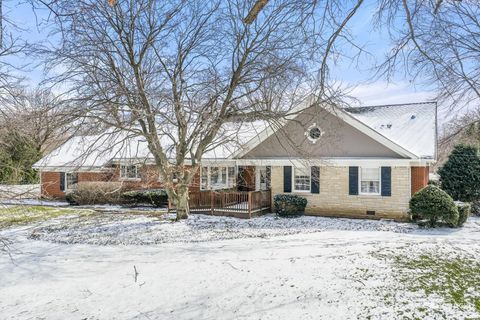 Photo of 116 E Farnham Lane, Wheaton, IL 60189 (MLS # 12565279)