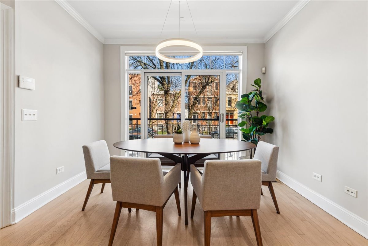 2838 N Damen Avenue 1