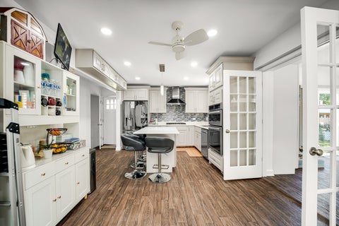 Tiny photo for 907 E Central Road, Mount Prospect, IL 60056 (MLS # 12714361)