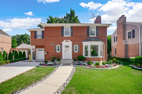 Photo of 907 E Central Road, Mount Prospect, IL 60056 (MLS # 12714361)