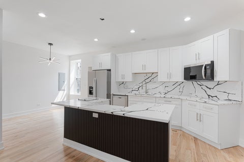 Tiny photo for 6627 S Saint Lawrence Avenue, Chicago, IL 60637 (MLS # 12710425)