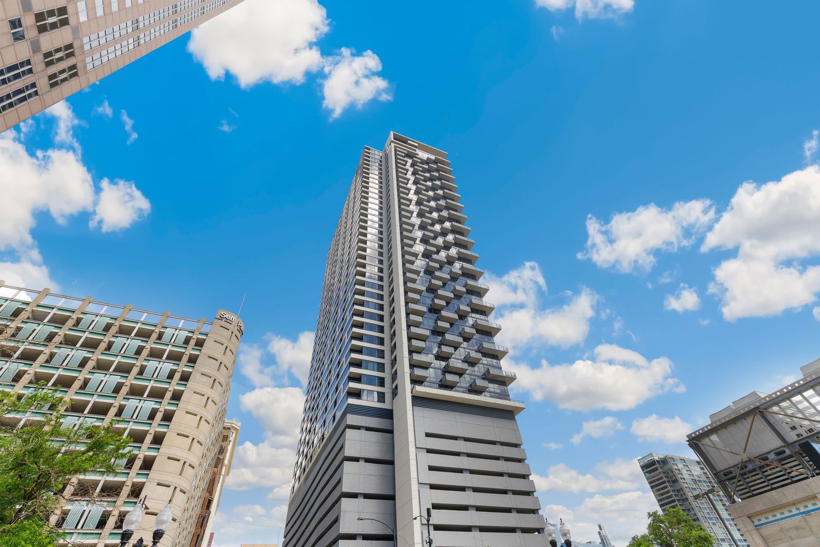 235 W Van Buren Street 4508