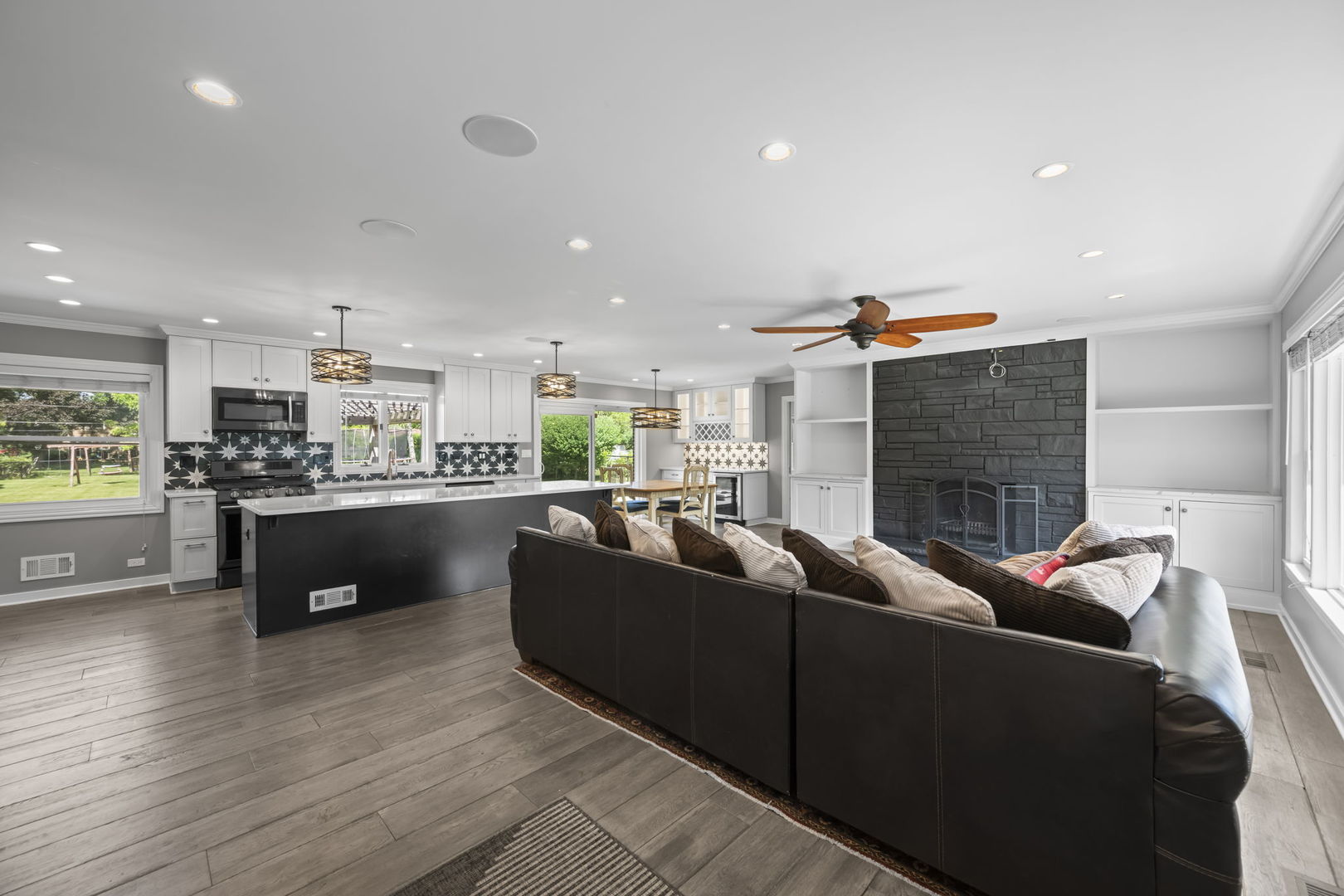 4 Garden Court