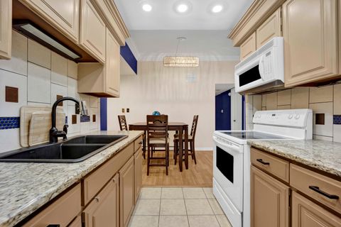 Tiny photo for 9804 S KARLOV Avenue #D, Oak Lawn, IL 60453 (MLS # 12547509)