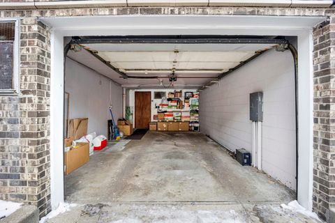 Tiny photo for 9804 S KARLOV Avenue #D, Oak Lawn, IL 60453 (MLS # 12547509)