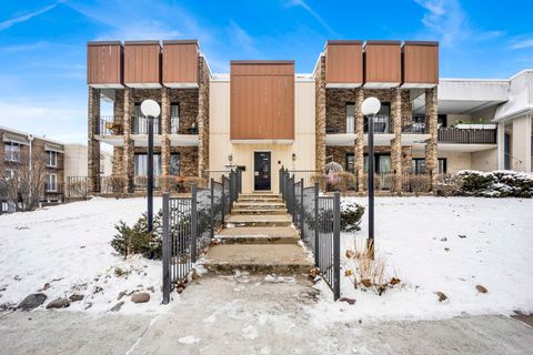Photo of 9804 S KARLOV Avenue #D, Oak Lawn, IL 60453 (MLS # 12547509)