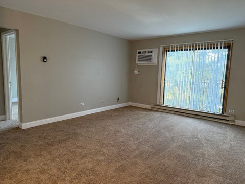 Tiny photo for 164 S Waters Edge Drive #201, Glendale Heights, IL 60139 (MLS # 12728019)