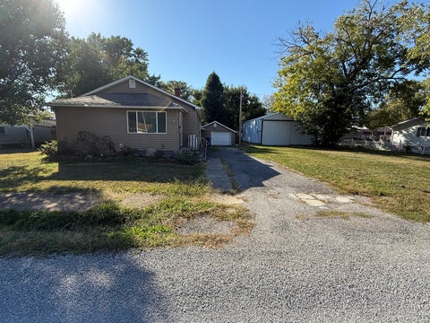 Photo of 905 Glendale Street, Benton, IL 62812 (MLS # 12779979)