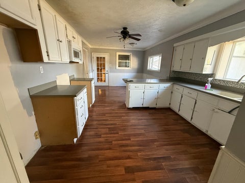 Tiny photo for 905 Glendale Street, Benton, IL 62812 (MLS # 12779979)