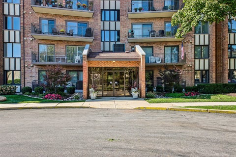 Tiny photo for 701 Lake Hinsdale Drive #201, Willowbrook, IL 60527 (MLS # 12781754)