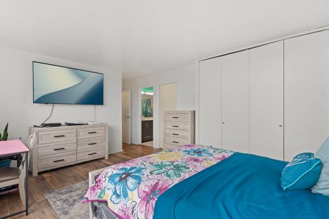 Tiny photo for 5201 S Cornell Avenue #4B, Chicago, IL 60615 (MLS # 12444568)