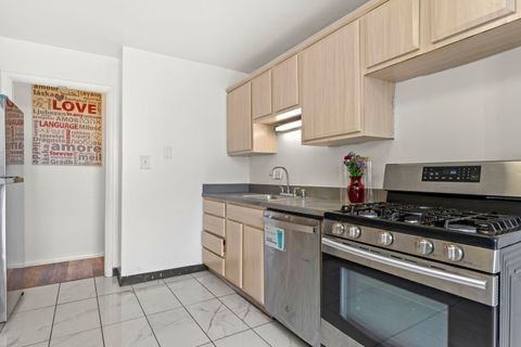 Tiny photo for 5201 S Cornell Avenue #4B, Chicago, IL 60615 (MLS # 12444568)
