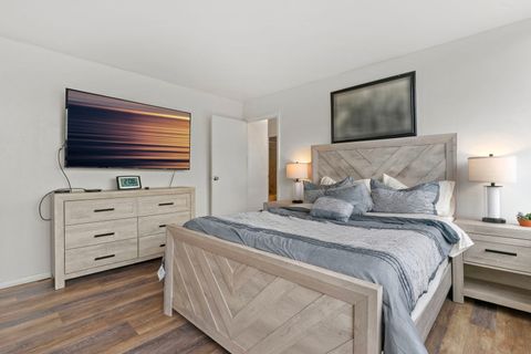 Tiny photo for 5201 S Cornell Avenue #4B, Chicago, IL 60615 (MLS # 12444568)