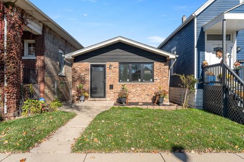 Photo of 726 E 89th Place, Chicago, IL 60619 (MLS # 12519414)