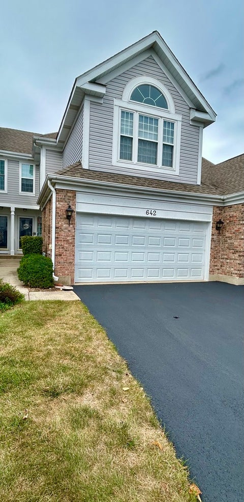 Photo of 642 Citadel Drive, Westmont, IL 60559 (MLS # 12782523)