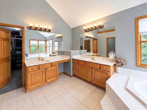 Tiny photo for 376 Amy Court, Glen Ellyn, IL 60137 (MLS # 12703420)