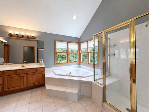 Tiny photo for 376 Amy Court, Glen Ellyn, IL 60137 (MLS # 12703420)