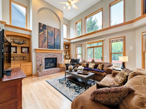 Tiny photo for 376 Amy Court, Glen Ellyn, IL 60137 (MLS # 12703420)