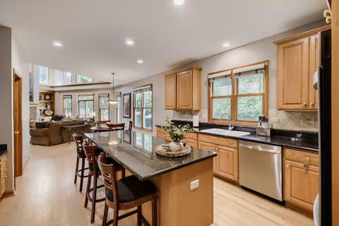Tiny photo for 376 Amy Court, Glen Ellyn, IL 60137 (MLS # 12703420)