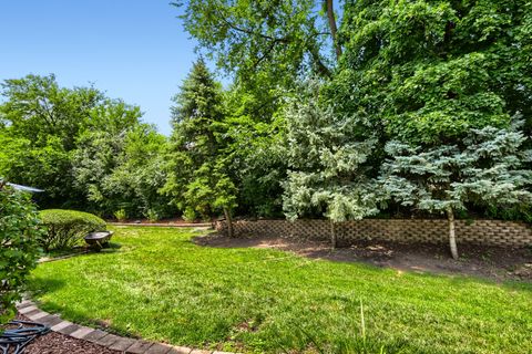 Tiny photo for 376 Amy Court, Glen Ellyn, IL 60137 (MLS # 12703420)