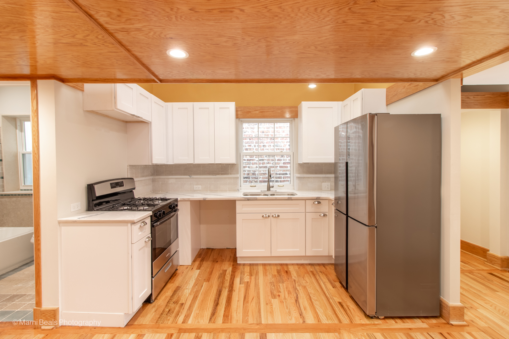 6334 S Saint Lawrence Avenue