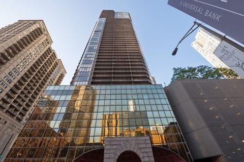 Photo of 10 E ONTARIO Street #1701, Chicago, IL 60611 (MLS # 12632488)