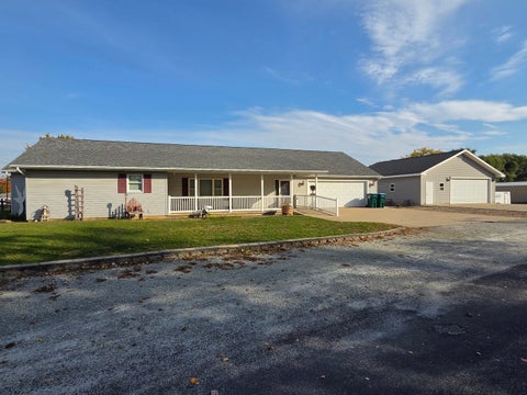 Photo of 404 W 15th Street, Rock Falls, IL 61071 (MLS # 12793717)