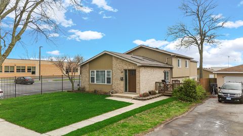 Tiny photo for 3051 183rd Street, Lansing, IL 60438 (MLS # 12620414)
