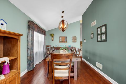 Tiny photo for 3051 183rd Street, Lansing, IL 60438 (MLS # 12620414)