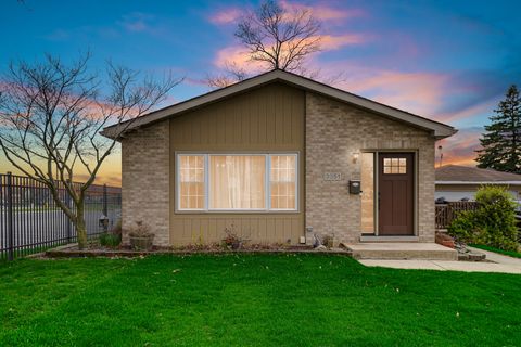 Tiny photo for 3051 183rd Street, Lansing, IL 60438 (MLS # 12620414)