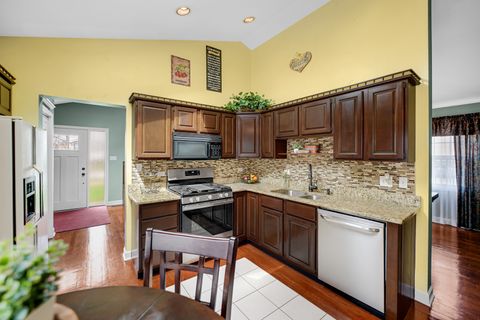 Tiny photo for 3051 183rd Street, Lansing, IL 60438 (MLS # 12620414)