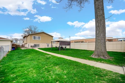 Tiny photo for 3051 183rd Street, Lansing, IL 60438 (MLS # 12620414)