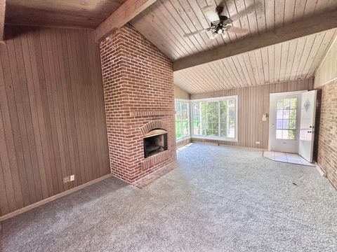 Tiny photo for 837 Wilcox Avenue, Mundelein, IL 60060 (MLS # 12457104)