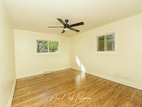 Tiny photo for 837 Wilcox Avenue, Mundelein, IL 60060 (MLS # 12457104)
