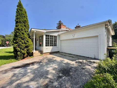 Tiny photo for 837 Wilcox Avenue, Mundelein, IL 60060 (MLS # 12457104)