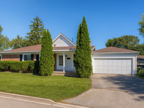 Photo of 837 Wilcox Avenue, Mundelein, IL 60060 (MLS # 12457104)