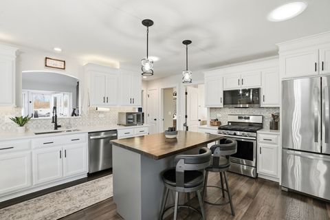 Tiny photo for 542 Doxbury Lane, New Lenox, IL 60451 (MLS # 12579063)