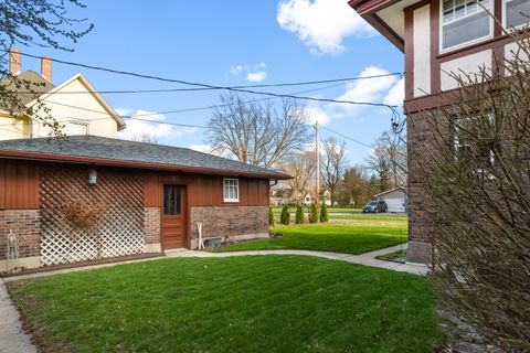 Tiny photo for 205 E Lincoln Avenue, Watseka, IL 60970 (MLS # 12608662)